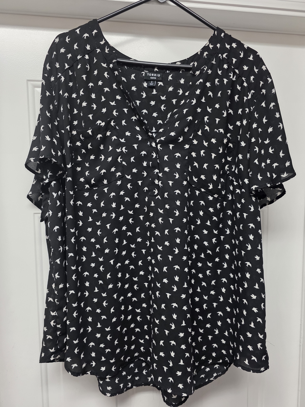 torrid Black Blouse with White Bird Print V-Neck